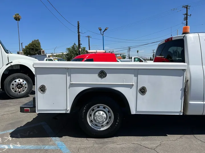 White, 2004 Dodge Ram 2500 Image 6