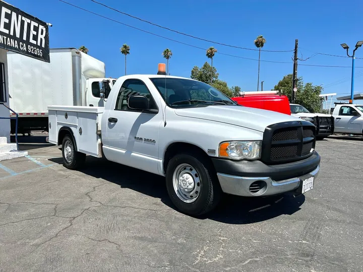 White, 2004 Dodge Ram 2500 Image 3