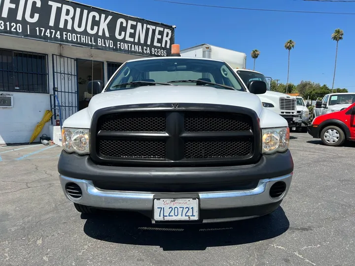 White, 2004 Dodge Ram 2500 Image 2