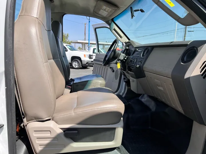 White, 2008 Ford F-250 Super Duty Image 21