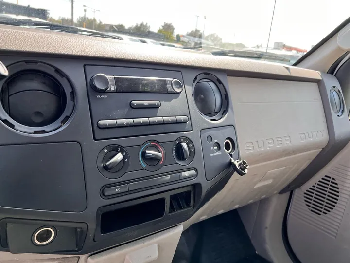 White, 2008 Ford F-250 Super Duty Image 18