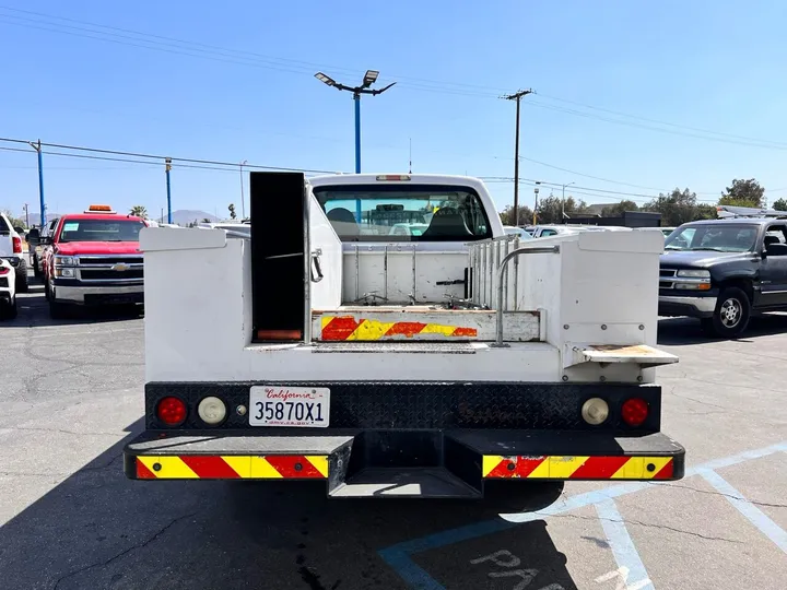 White, 2008 Ford F-250 Super Duty Image 10