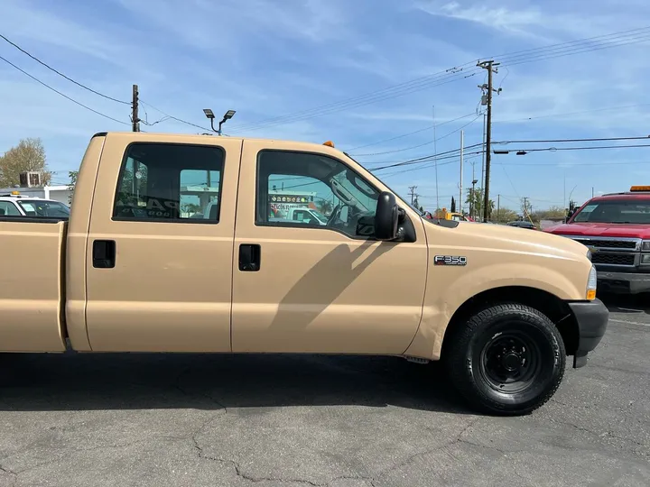 Tan, 2004 Ford F-350 Super Duty Image 6