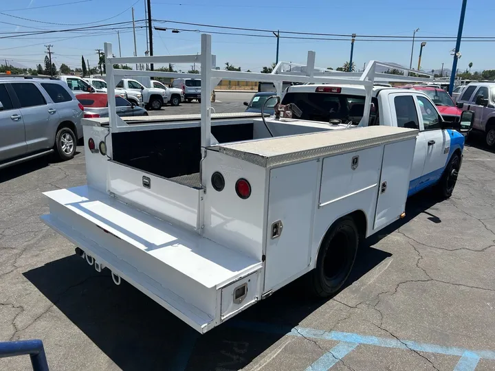 White, 2012 RAM 3500 Image 9