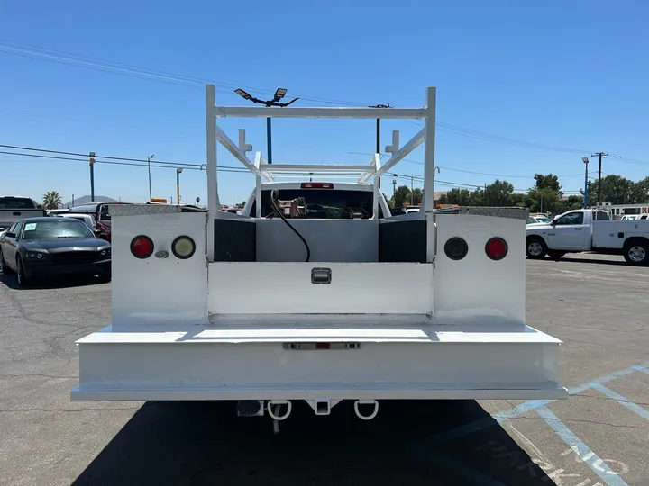 White, 2012 RAM 3500 Image 10