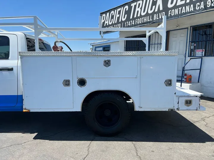 White, 2012 RAM 3500 Image 15