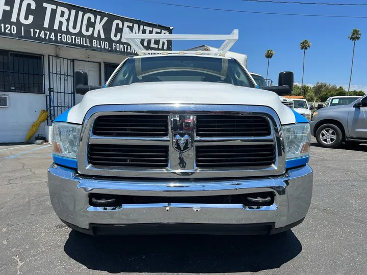 White, 2012 RAM 3500 Image 3