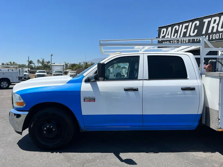 White, 2012 RAM 3500 Image 16