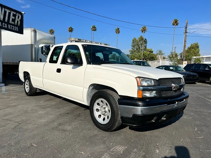 White, 2005 Chevrolet Silverado 1500 Image 3