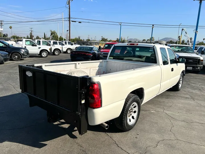 White, 2005 Chevrolet Silverado 1500 Image 7