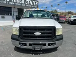 White, 2006 Ford F-350 Super Duty Thumnail Image 2