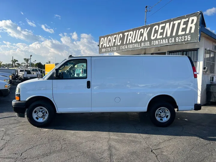 White, 2020 Chevrolet Express Image 15