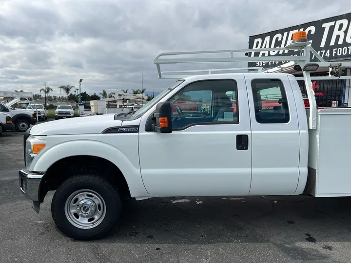 White, 2016 Ford F-350 Super Duty Image 21