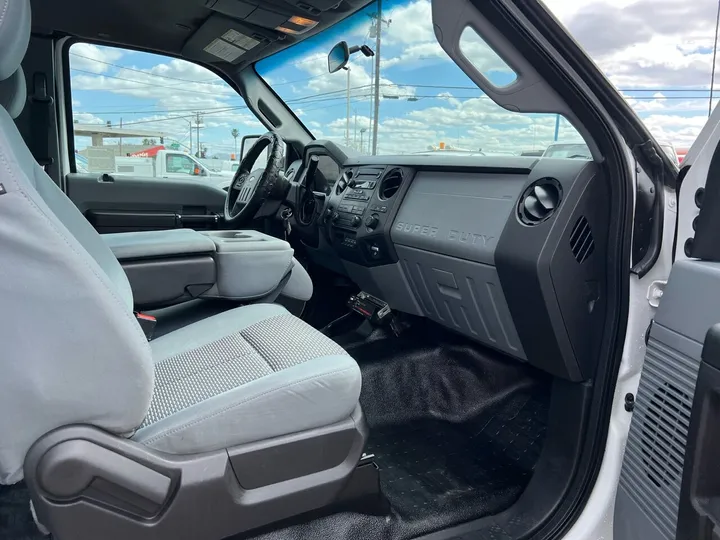 White, 2016 Ford F-350 Super Duty Image 7