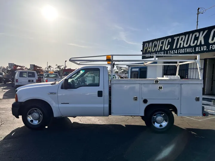 White, 2006 Ford F-250 Super Duty Image 15