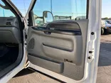 White, 2006 Ford F-250 Super Duty Thumnail Image 25