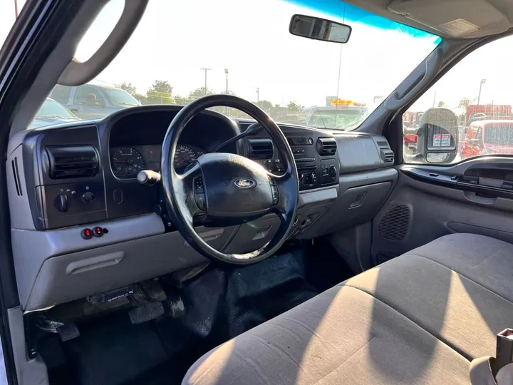 White, 2006 Ford F-250 Super Duty Image 20