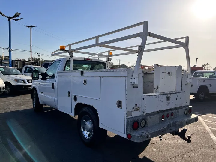 White, 2006 Ford F-250 Super Duty Image 14