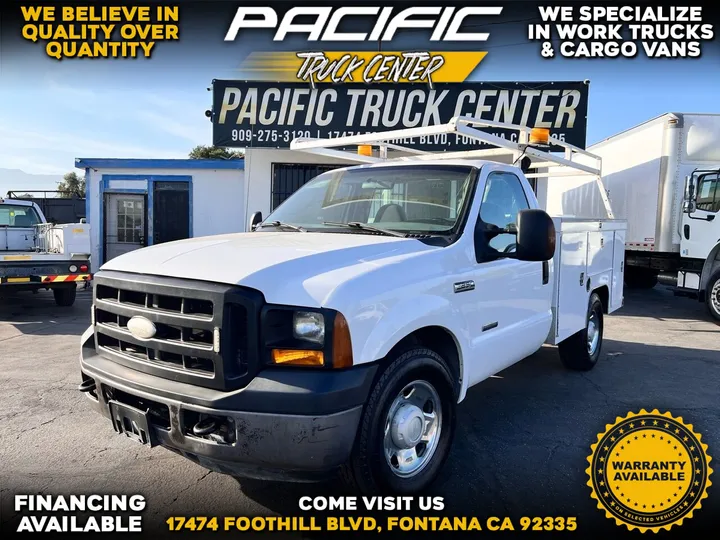 White, 2006 Ford F-250 Super Duty Image 1