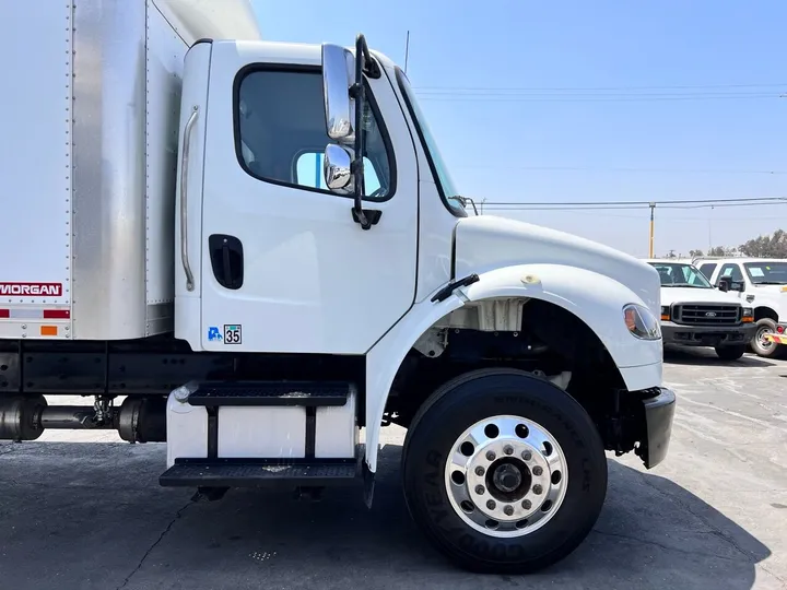 White, 2017 Freightliner M2 106 Image 4