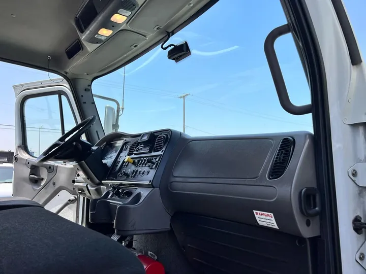 White, 2017 Freightliner M2 106 Image 32