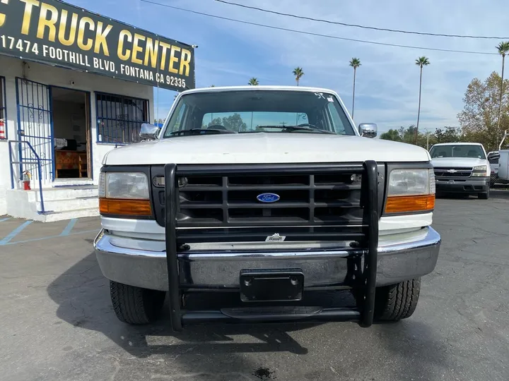 White, 1995 Ford F-250 Image 4