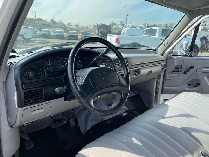 White, 1995 Ford F-250 Image 28