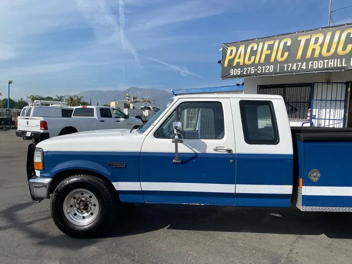 White, 1995 Ford F-250 Image 27