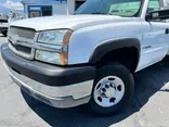 White, 2004 Chevrolet Silverado 2500HD Thumnail Image 2