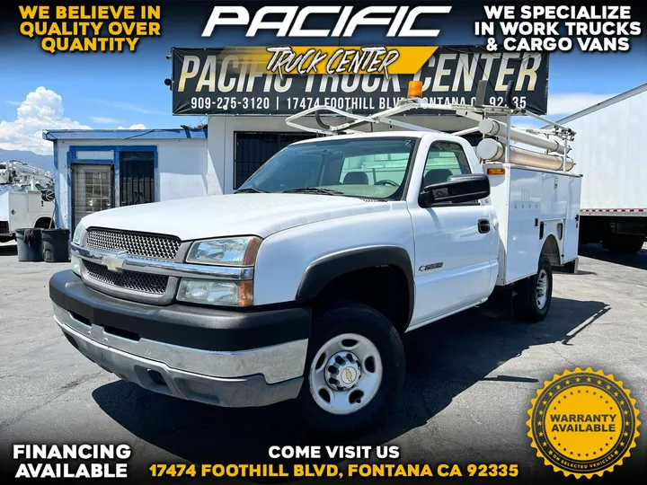 White, 2004 Chevrolet Silverado 2500HD Image 1