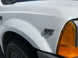 White, 2001 Ford F-350 Super Duty Thumnail Image 4