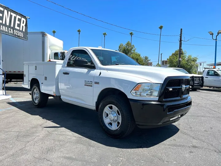 White, 2014 RAM 2500 Image 4