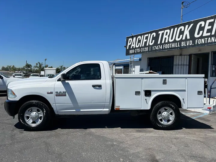 White, 2014 RAM 2500 Image 17