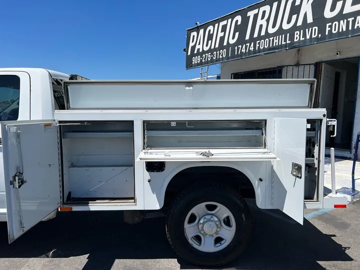 White, 2014 RAM 2500 Image 19