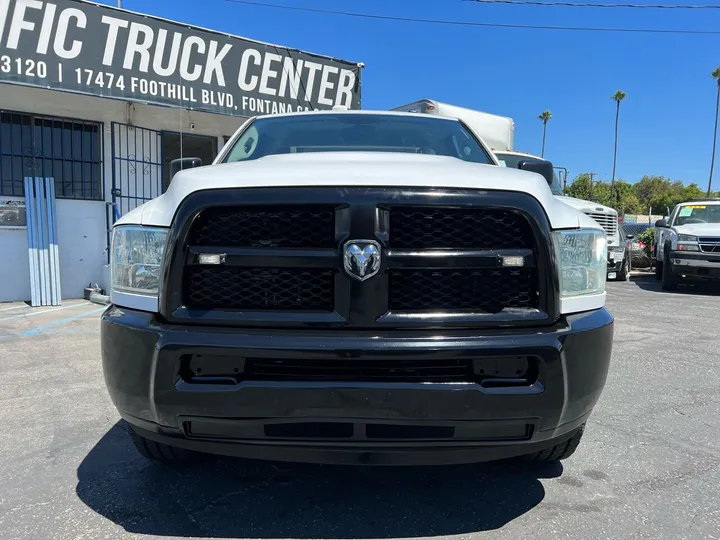 White, 2014 RAM 2500 Image 3