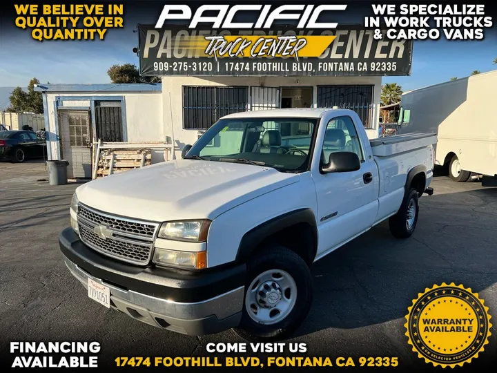 White, 2005 Chevrolet Silverado 2500HD Image 1