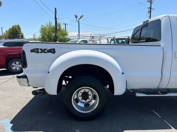 White, 2011 Ford F-450 Super Duty Image 7