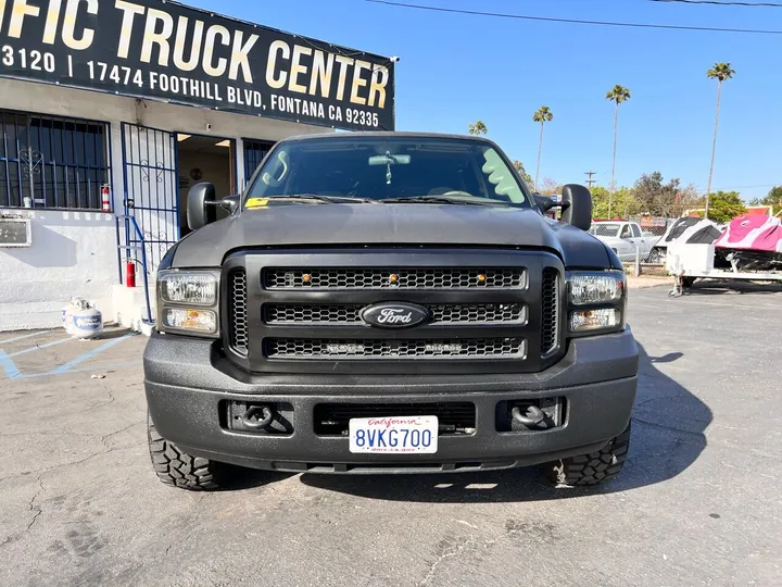 Black, 2004 Ford Excursion Image 4