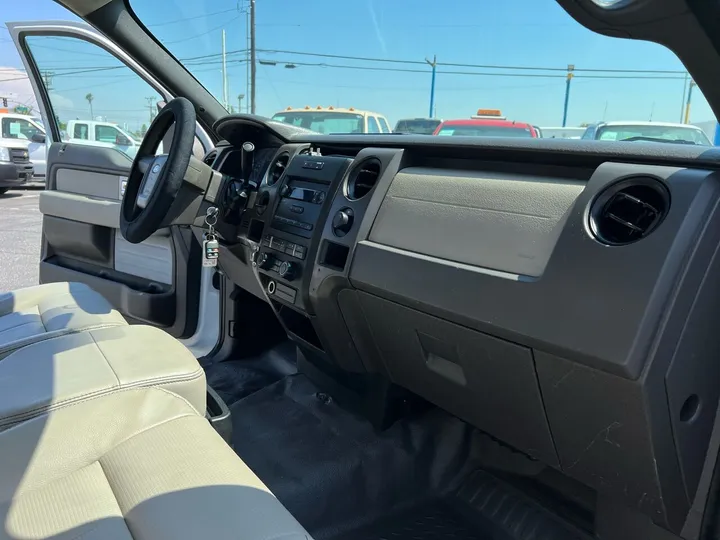 White, 2009 Ford F-150 Image 26