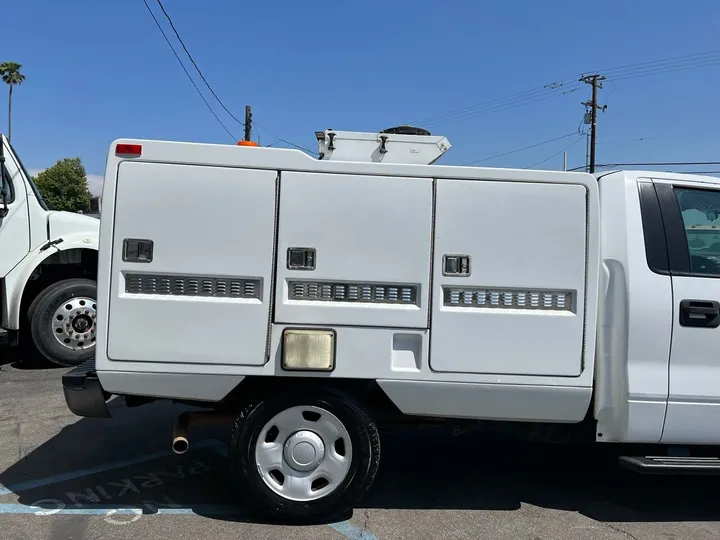 White, 2009 Ford F-150 Image 7