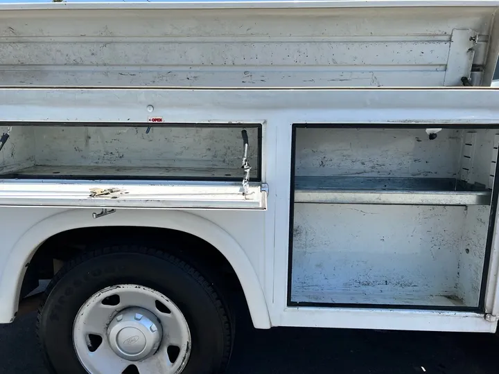 White, 2008 Ford F-250 Super Duty Image 8