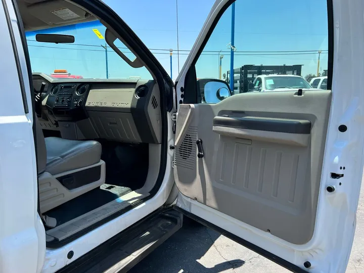 White, 2008 Ford F-250 Super Duty Image 23