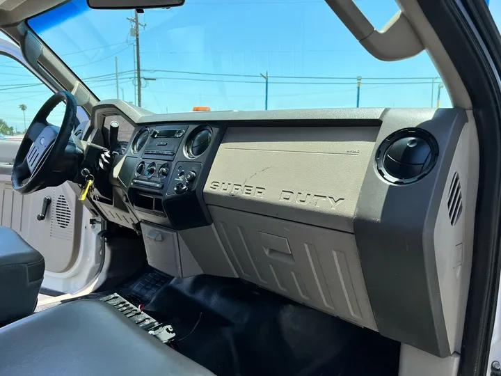 White, 2008 Ford F-250 Super Duty Image 24