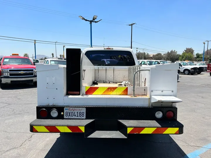 White, 2008 Ford F-250 Super Duty Image 12