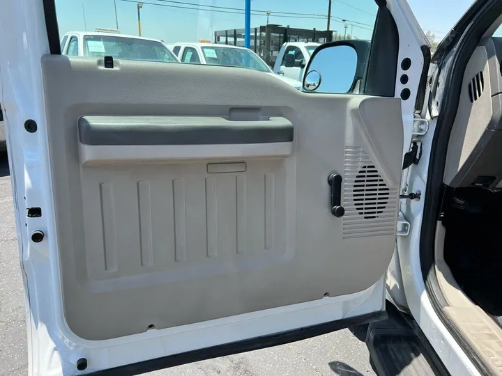 White, 2008 Ford F-250 Super Duty Image 18