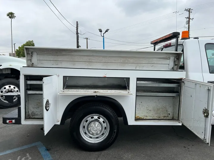 White, 2004 Dodge Ram 2500 Image 7