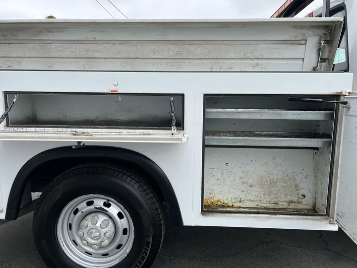 White, 2004 Dodge Ram 2500 Image 8