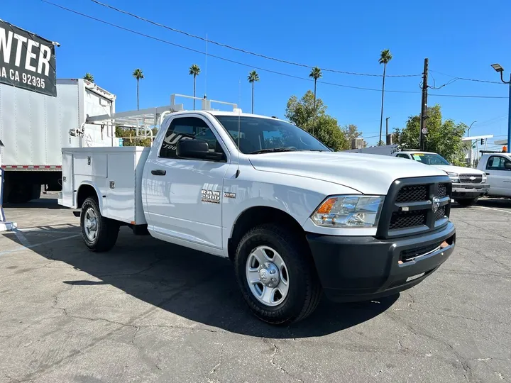 White, 2014 RAM 2500 Image 3