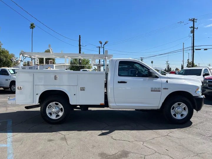 White, 2014 RAM 2500 Image 4