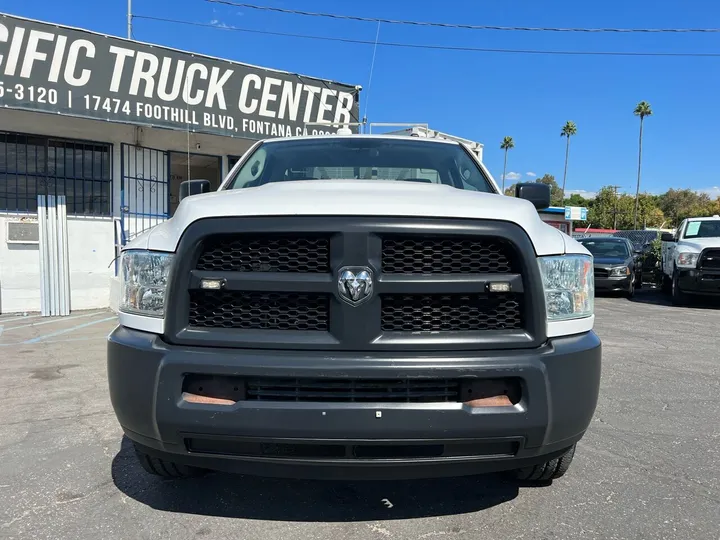 White, 2014 RAM 2500 Image 2